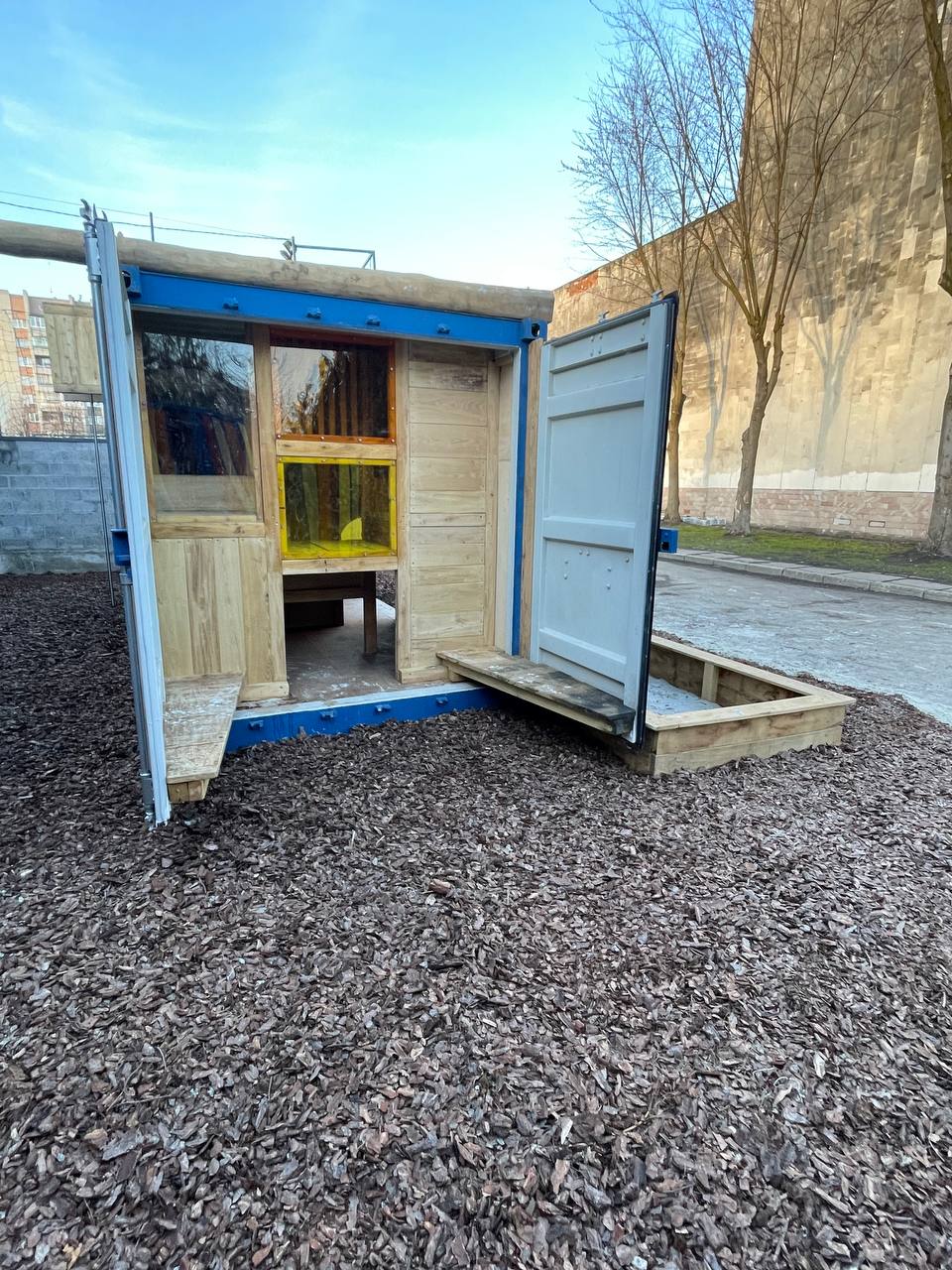 Как в Непале или Бразилии. В Украине появляются необычные детские площадки: первые фото